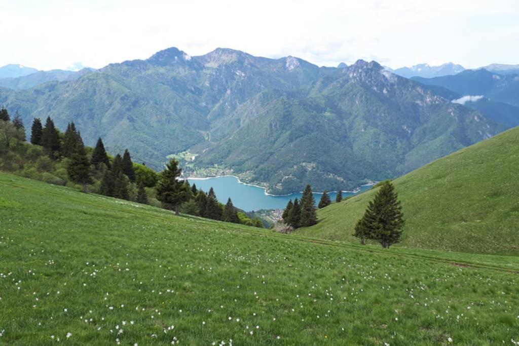 Ferienwohnung La Mansarda Di Rossella Pieve Di Ledro Exterior foto